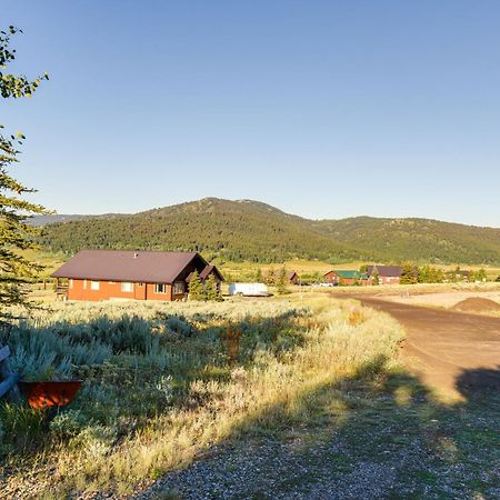 Cozy Island Park Cabin, 20 Mi To Yellowstone! Exterior photo